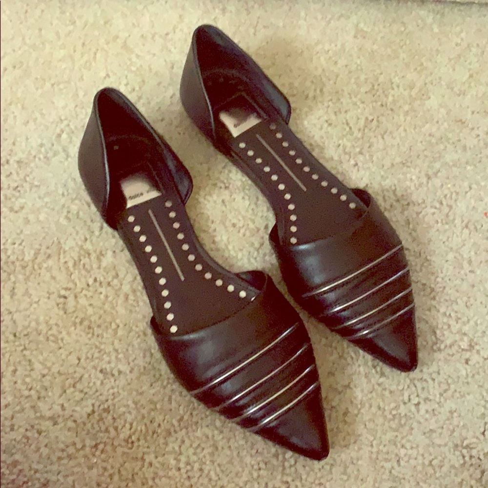 Elegant black flats